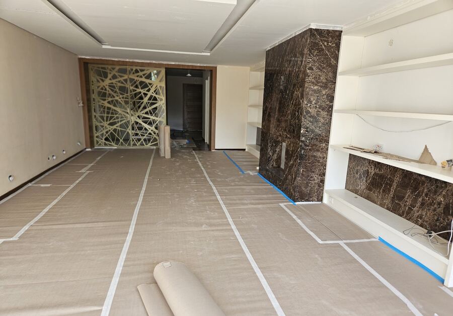 Sala forrada por completo durante a execução